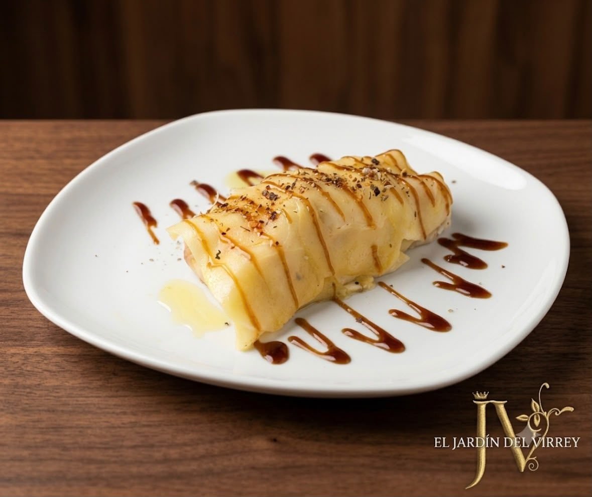 Bombón de merluza con viruta de patata al teriyaki y calabacín en tempura.